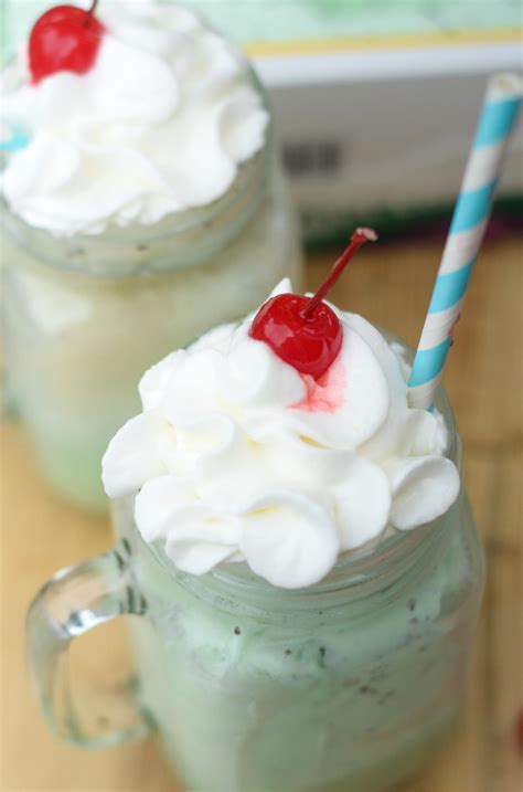 Mint Chocolate Floats Mommy Hates Cooking