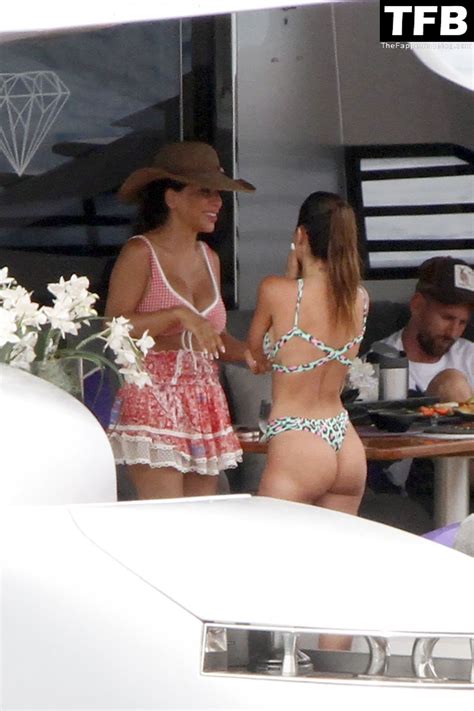 Antonela Roccuzzo And Lionel Messi Share Some Pda In Ibiza 17 Photos Thefappening