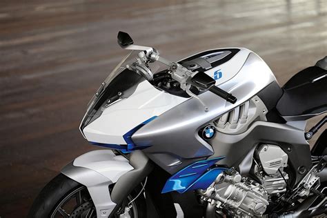 Bmw Brings Back The Six Cylinder Motorcycle With Its Hottest Concept Bike Ever Ufc Bmw Concept