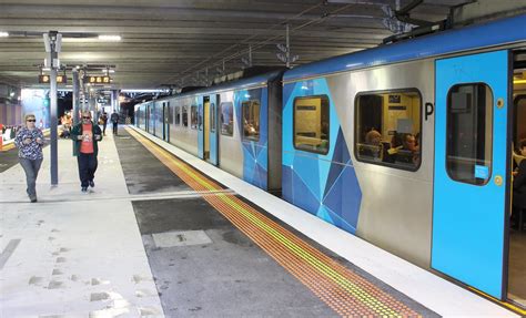 A Quick Look Around The New Bentleigh And Ormond Stations Opened Today