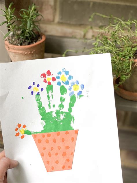 Easy Mothers Day Handprint Craft