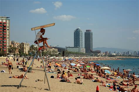 Обирайте серед 2 563 380 помешкань у понад. Барселона - Пляж Сант Себастиа | Турнавигатор