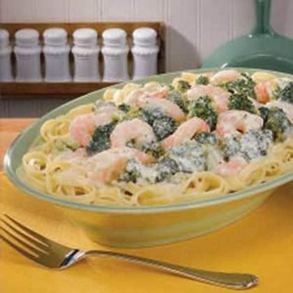 Loaded with shrimp and broccoli, it makes for a perfect lunch or dinner recipe that the whole family can enjoy. Broccoli Shrimp Alfredo Recipe | MyRecipes