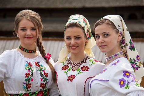 romanian beauties in traditional costumes beauty folk costume costumes