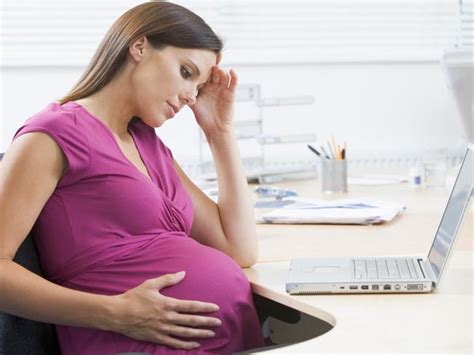 five reasons why pregnant women cry