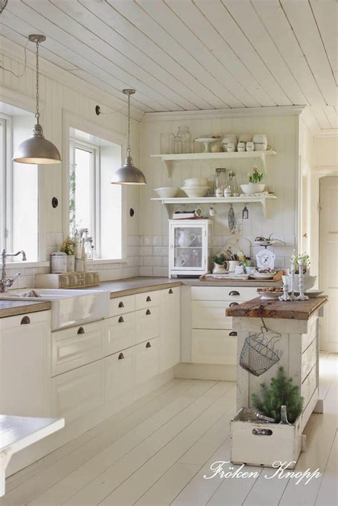 Check these 9 gorgeous shiplap ceiling ideas for your next makeover. 27 Best Rustic Shiplap Decor Ideas and Designs for 2020