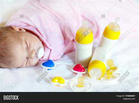 Cute Newborn Baby Girl Image And Photo Free Trial Bigstock