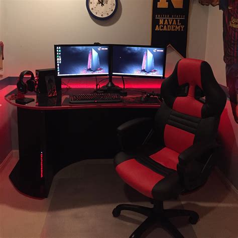 Back To Back With A Lot Of Black Gamer Bedroom Bedroom Red Computer