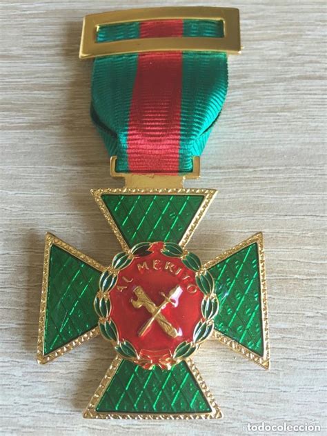 Medalla Al Merito De La Guardia Civil Con Disti Vendido En Venta