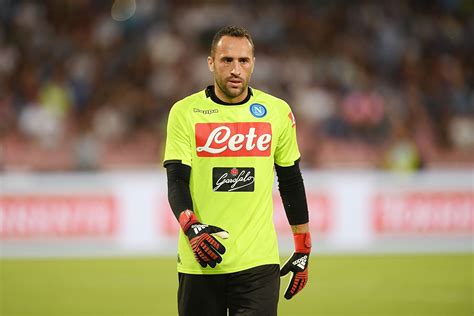 Impact ospina suffered the issue in the last game even though he managed to finish it. Ospina querría extender más su contrato con Napoli