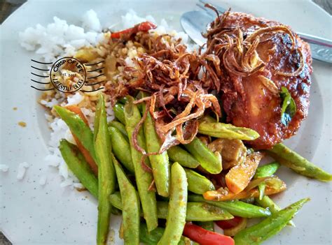 The amphibious invasion never happened. Cafe Pinggiran Laut @ Batu Maung, Penang - Crisp of Life