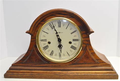 Vintage Howard Miller Mantle Clock Beauitful Chimes 2 Jewel Made In