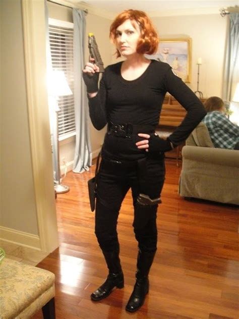 22 Simple Costumes For People Who Always Dress In Black Diy Black Widow Costume Black Widow
