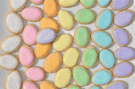 Can i use granulated sugar in place of sanding sugar? How to use Sanding Sugar to Decorate Cookies - Suz Daily