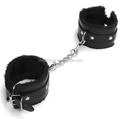 New Arrival Sex Couple Game Sex Handcuffs Pu Leather Wrist Cuffs Playchain Colorful Costume