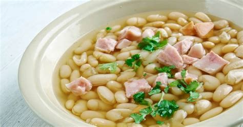 These easy crockpot pinto beans are cooked with ham and a variety of chopped vegetables and seasonings. 10 Best Slow Cooker Navy Beans Recipes