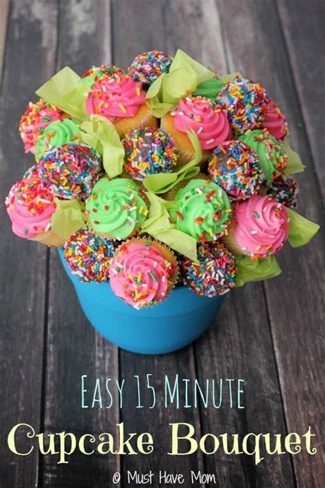 What to do for your mom's birthday last minute. Easy Cupcake Bouquet that you can make in 15 minutes! Best ...