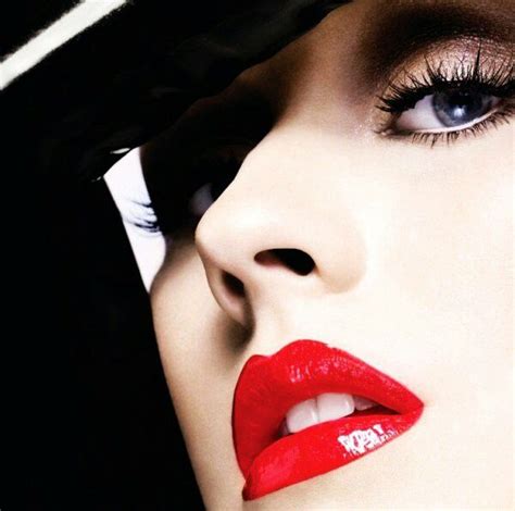 Christina Aguilera Red Lips Christina Aguilera Bionic Christina