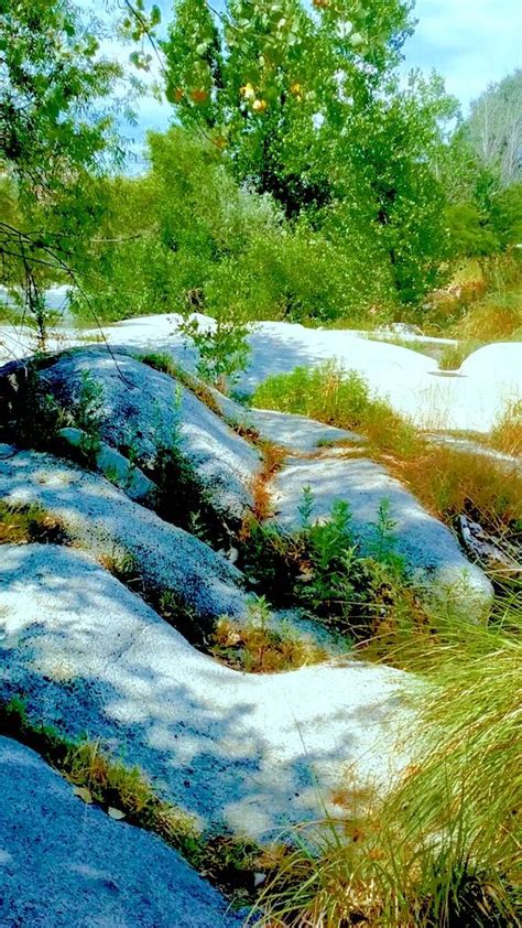 Beautiful Granite Boulders In Three Rivers California On The Kaweah