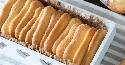 When slightly cooled, roll in mixture of sugar and cinnamon. Pavesini - Lady Finger Cookies - Italian Recipe Book