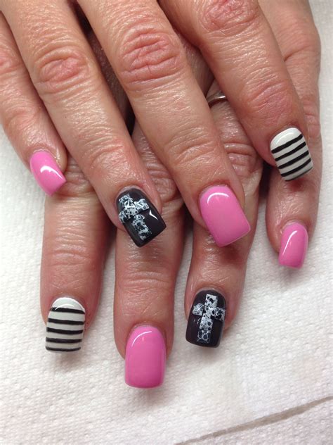 Gel Nails With Hand Drawn Design Using Gel By Melissa Fox Nails Creative Nail Designs Get Nails