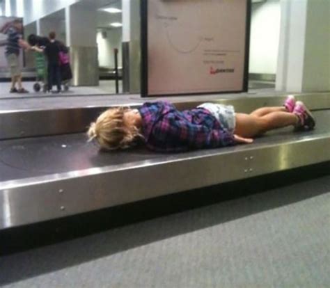 Were Lucky These Hilarious Airport Pictures Were Captured Oceandraw