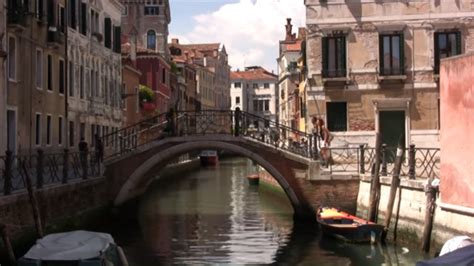 Tutta la russia a portata di mano. Venice Italy - Tour the Hidden Parts of Veneza Italia - YouTube