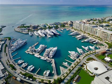 Drawn by its fiestas, late night discos and clubs, water parks and golf courses, visitors can't resist sunny fuerteventura. Albany Club Villa | The Albany Resort | Bahamas Villa