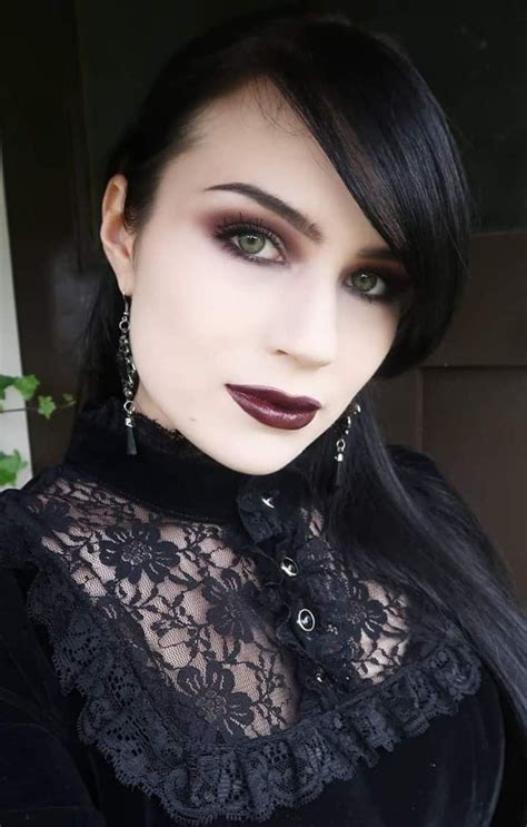 Pin By Francesc Herran On Goth Art Goth Beauty Gothic Beauty Hot Goth Girls