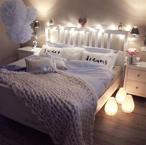 Il est parfait pour une chambre d'ado peu spacieuse pour laquelle vous souhaitez optimiser l'espace tout en l'ambiance dans cette chambre pour ado fille fait penser à celle d'une forêt enchantée, avec les hiboux que représentent. Comment créer la parfaite chambre pour fille ado en accord ...