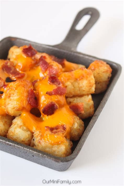 Cheese And Bacon Loaded Tater Tots Loaded Tater Tot Recipe Tater Tot