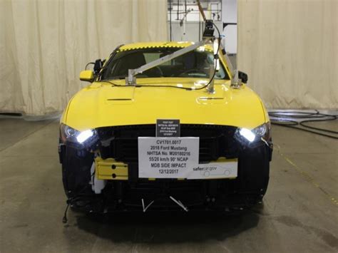 2 Unit Ford Mustang Crash Test Untuk Dijual Tapi Nak Buat Apa Mekanika