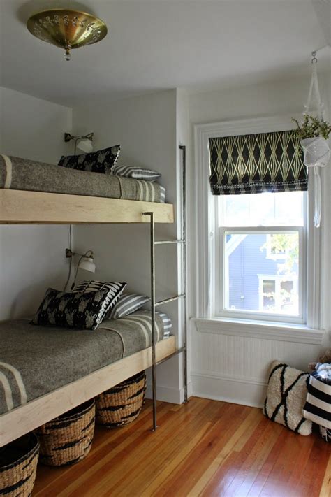 Become an omnipotent parent and let your children grow together in an intimate setting. modern jane: Bunk Room Reveal.