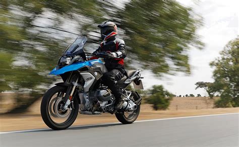 Bmw r 1250 is available in four variants with the standard version priced at 16.85 lakh. 2019 BMW R 1250 GS & R 1250 GS Adventure Launched In India ...