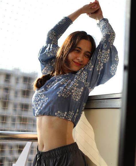 sanjeeda shaikh is an absolute stunner see the actress flaunting her sexy curves news18