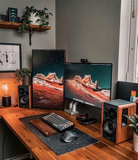 Clean And Minimal Desk Setups To Take Your Home Office Up A Notch