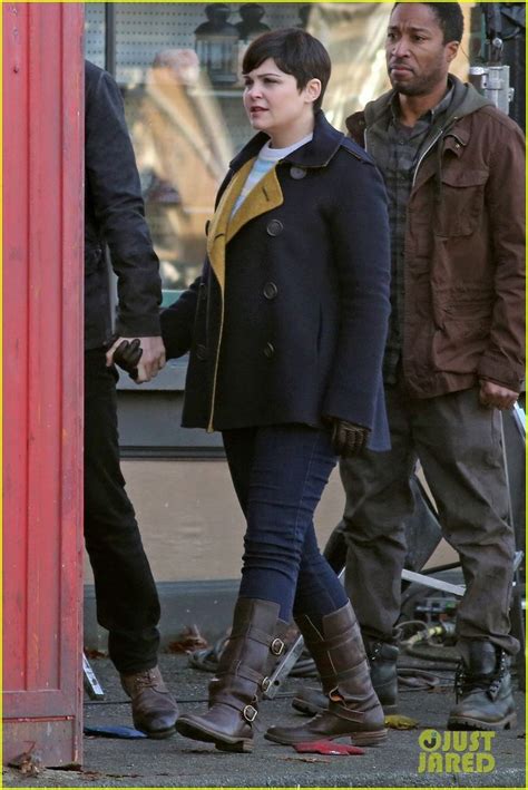 Pregnant Ginnifer Goodwin Josh Dallas Film Once Upon A Time Together Ginnifer Goodwin