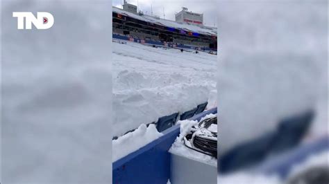 Bills Steelers Fans Dig Through Snow To Get To Seats For Playoff Game