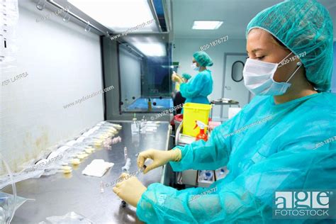 Preparation Of Drugs In Laminar Flow Hood Epidural Anesthesia Clean