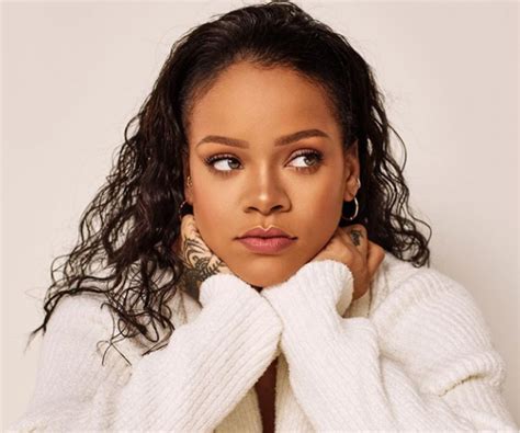 Rihanna Is Hailed Musics Wealthiest Female Artist