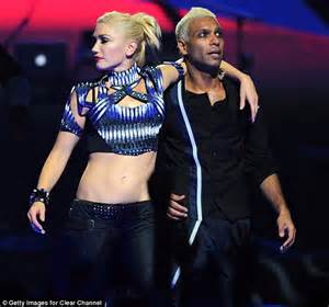 Pink Surprises Gwen Stefani On Stage At Iheartradio Music Festival Daily Mail Online