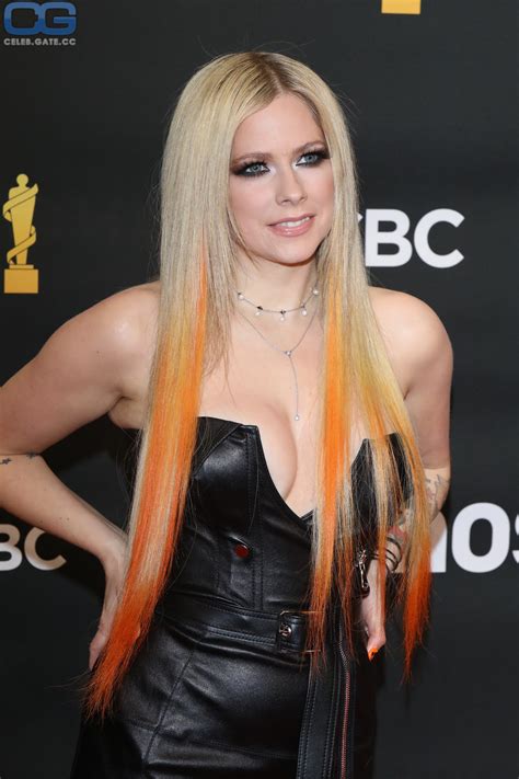 Avril Lavigne Nackt Nacktbilder Playboy Nacktfotos Fakes Oben Ohne