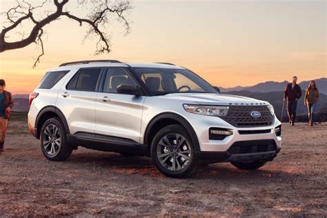 Ford explorer has 13 images of its interior, top explorer 2021 interior images include dashboard view, center console, steering wheel, multi function steering and rear seats. 2021 Ford Explorer Brings Back XLT Sport Appearance Package