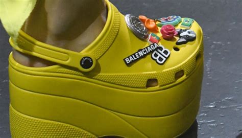 On june 7, the news of balenciaga crocs heels spread on twitter like wildfire, and users can't stop reacting to it. Balenciaga presents designer high-top crocs | Newshub