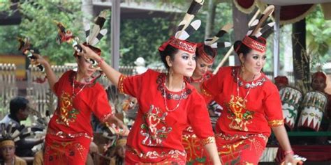 Tari Giring Giring Tarian Tradisional Khas Kalimantan Tengah
