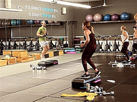 It might be cold outside,... - Seung-ni Fit Club (Bay City)