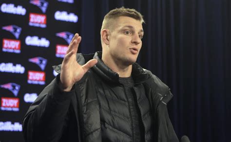 Stop having tide pods for dinner. Rob Gronkowski tells teenagers not to eat Tide pods — News ...