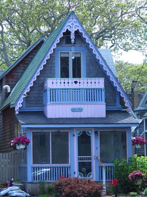 Gingerbread Cottages On Marthas Vineyard Kiku Corner Shabby