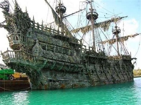 Check spelling or type a new query. the Flying Dutchman from pirates of the Caribbean. | 船, 帆船, 景色