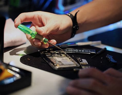 Reasons Why Professionals Are Best Suited For Phone Repair Services